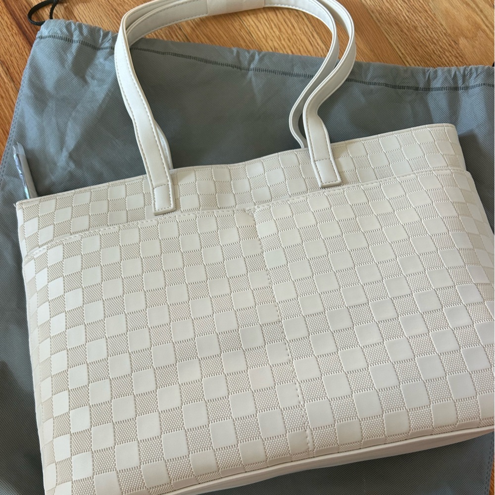 Tahari Shopper Delta Bag in Bone - Picture 4 of 4